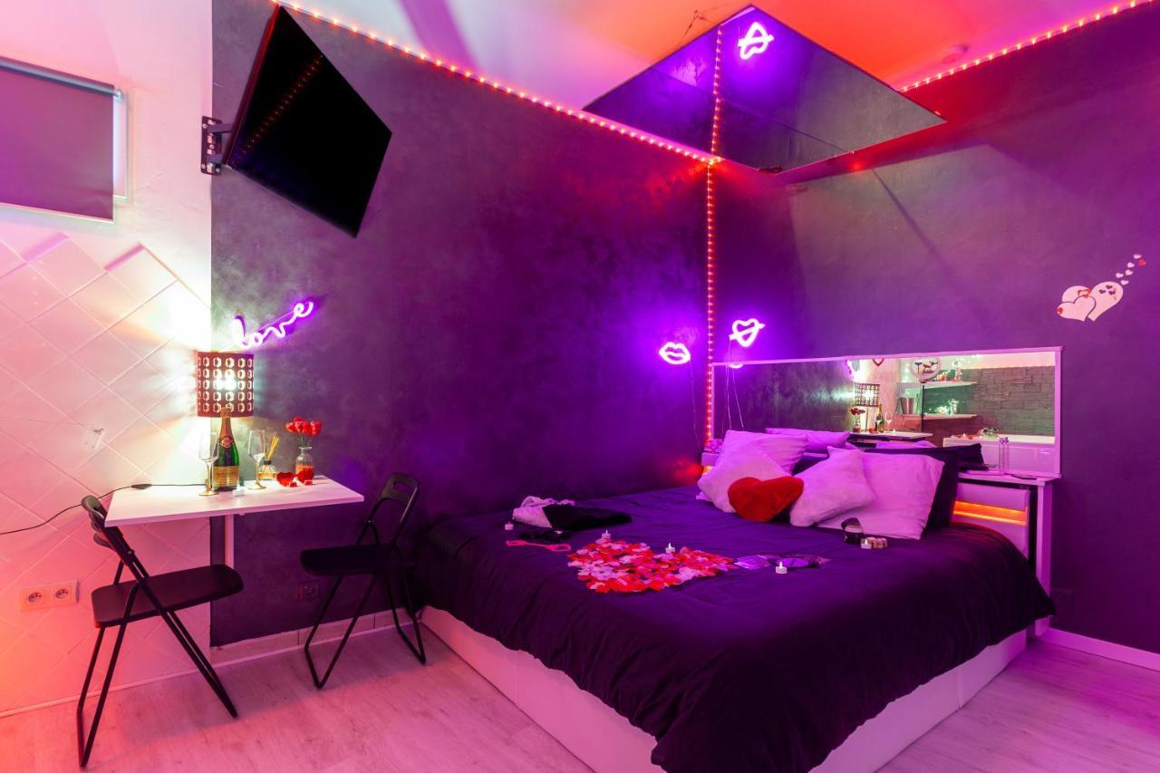 Love Room Avec Balneo ตูลง ภายนอก รูปภาพ